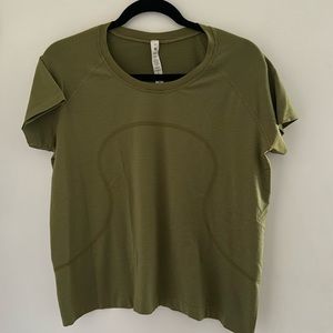 Lululemon Short Sleeve Shirt SZ 14 in Green